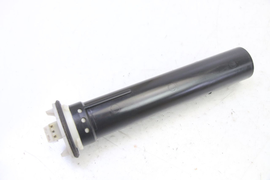 photo de JAUGE RESERVOIR ESSENCE PIAGGIO X9 EVOLUTION 125 (2003 - 2007) - Zoom état d’usage