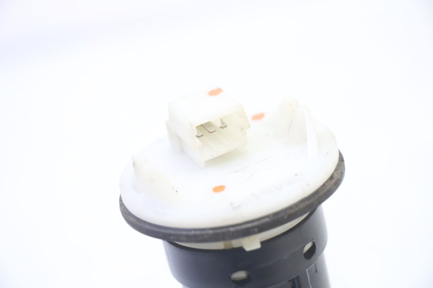 photo de JAUGE RESERVOIR ESSENCE PIAGGIO X9 EVOLUTION 125 (2003 - 2007) - Autre angle de vue