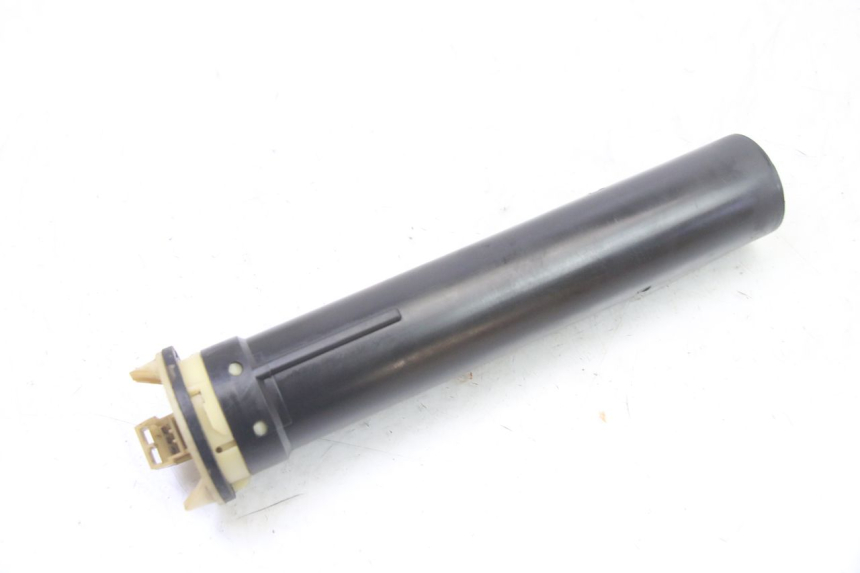 photo de JAUGE RESERVOIR ESSENCE PIAGGIO X9 EVOLUTION 125 (2003 - 2007) - Gros plan technique