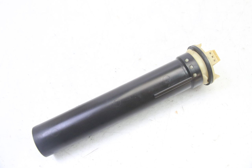 photo de JAUGE RESERVOIR ESSENCE PIAGGIO X9 EVOLUTION 125 (2003 - 2007) - Vue d’ensemble