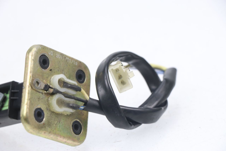 photo de JAUGE RESERVOIR ESSENCE RAZZO XENON 4T 50 (2008 - 2012) - Détail de la pièce