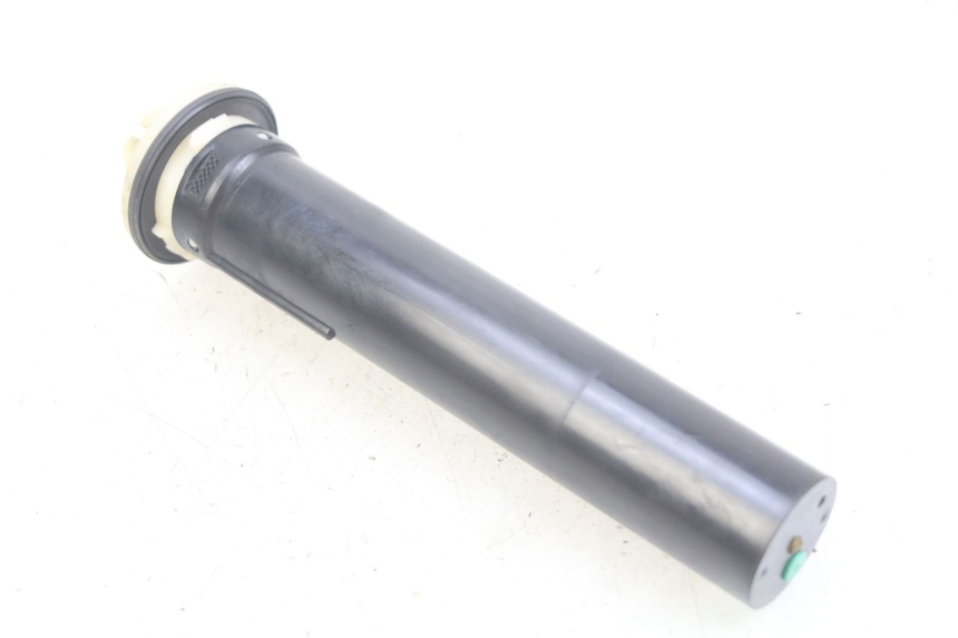 photo de JAUGE RESERVOIR ESSENCE PIAGGIO XEVO - X EVO 125 (2007 - 2017) - Autre angle de vue