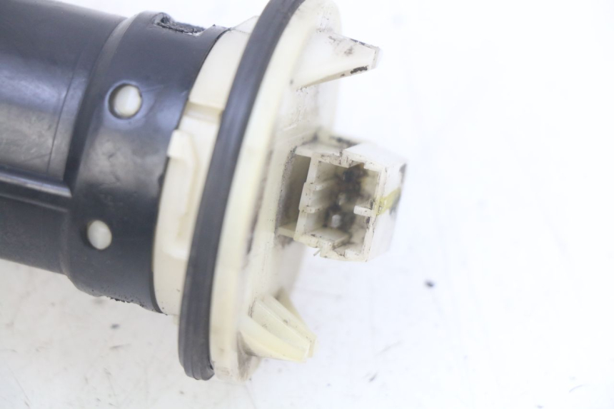 photo de JAUGE RESERVOIR ESSENCE PIAGGIO XEVO - X EVO 125 (2007 - 2017) - Gros plan technique