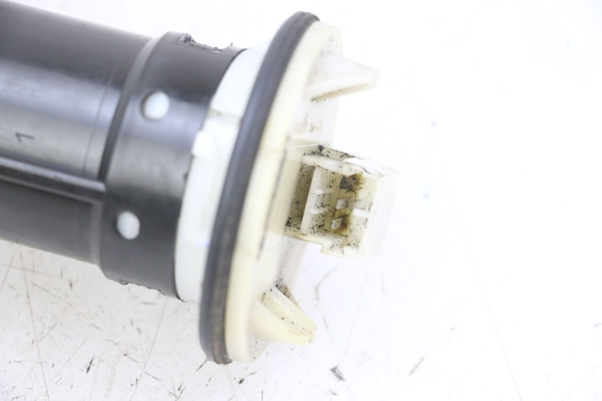 photo de JAUGE RESERVOIR ESSENCE PIAGGIO XEVO - X EVO 125 (2007 - 2017) - Autre angle de vue