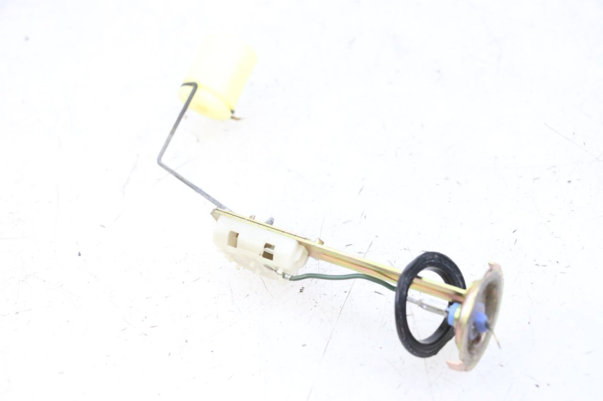 photo de JAUGE RESERVOIR ESSENCE YAMAHA YP MAJESTY 125 (2002 - 2006) - Détail de la pièce