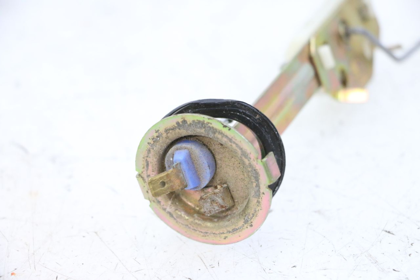 photo de JAUGE RESERVOIR ESSENCE YAMAHA YP MAJESTY 125 (2002 - 2006) - Autre angle de vue