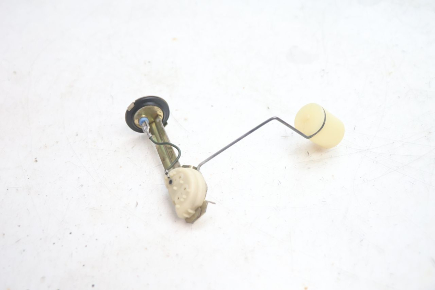 photo de JAUGE RESERVOIR ESSENCE YAMAHA YP MAJESTY 125 (2002 - 2006) - Points de fixation