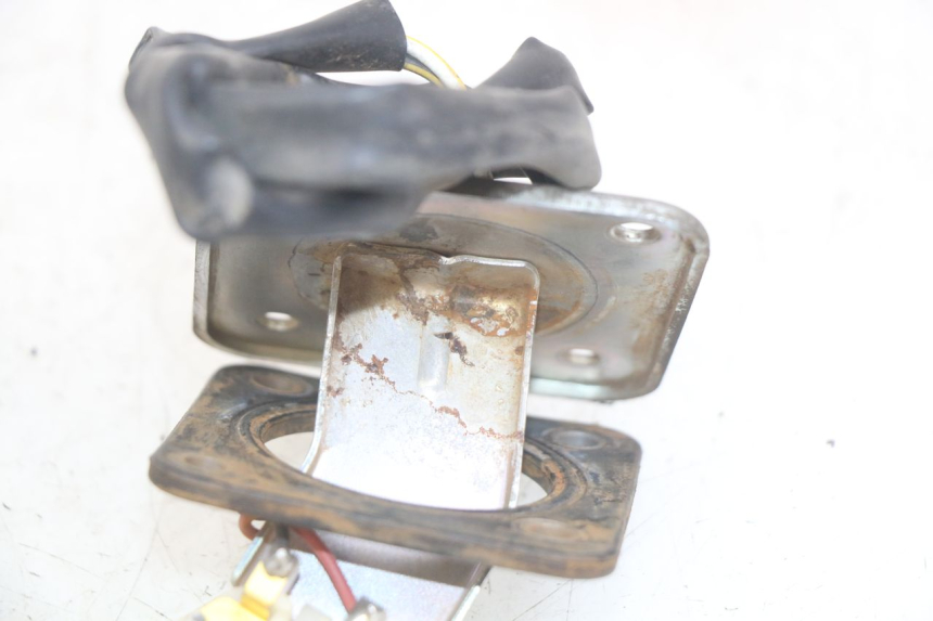 photo de JAUGE RESERVOIR ESSENCE KAWASAKI Z 750 (2007 - 2013) - Points de fixation