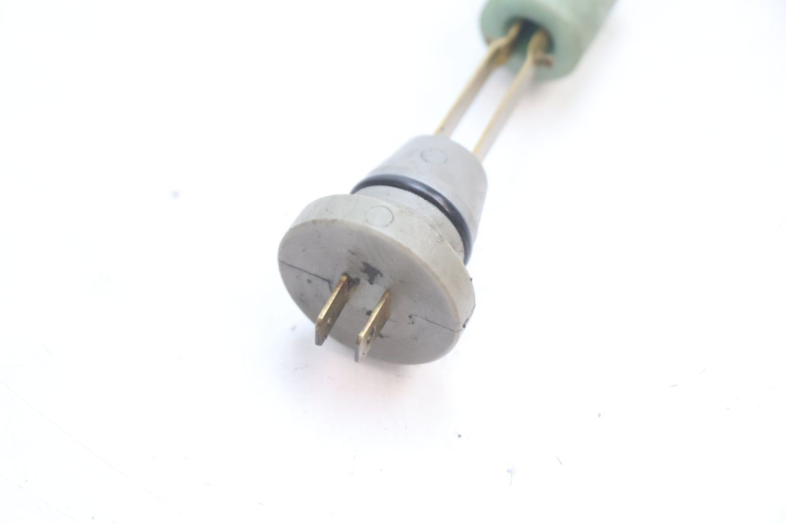 photo de JAUGE RESERVOIR HUILE MBK BOOSTER SPIRIT 50 (1996 - 1999) - Zoom état d’usage