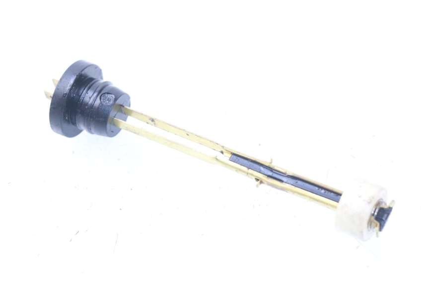 photo de JAUGE RESERVOIR HUILE PEUGEOT ELYSTAR 50 (2002 - 2014) - Zoom état d’usage