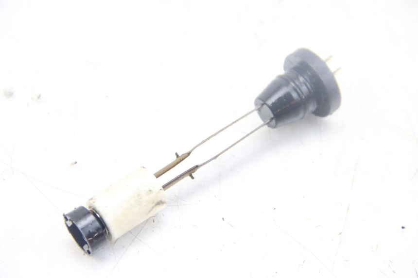 photo de JAUGE RESERVOIR HUILE MBK FLIPPER 50 (2004 - 2012) - Zoom état d’usage