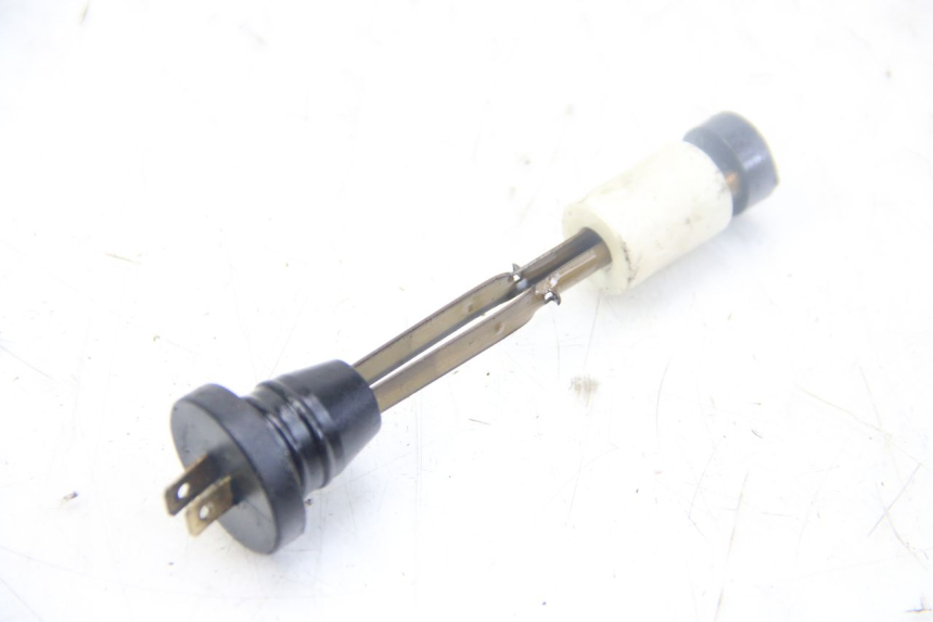 photo de JAUGE RESERVOIR HUILE MBK FLIPPER 50 (2004 - 2012) - Autre angle de vue