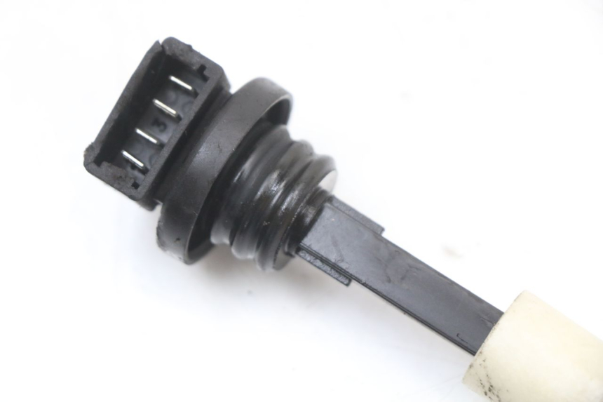 photo de JAUGE RESERVOIR HUILE PIAGGIO FLY 2T 50 (2004 - 2017) - Détail de la pièce