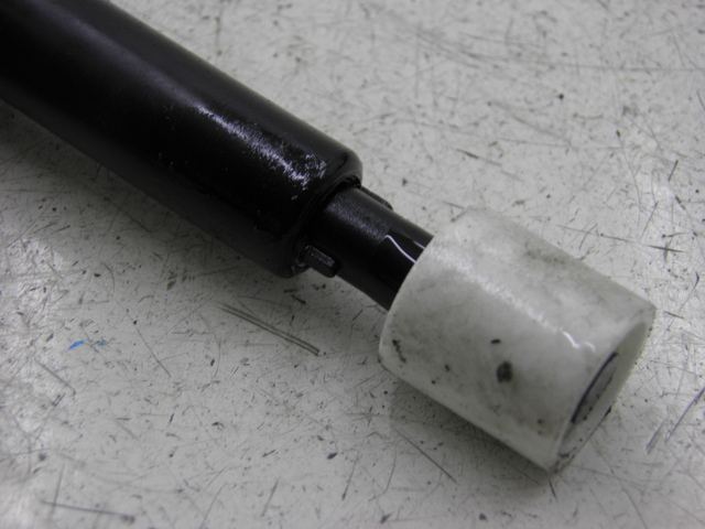 photo de JAUGE RESERVOIR HUILE KYMCO AGILITY RS 2T 50 (2009 - 2013) - Autre angle de vue