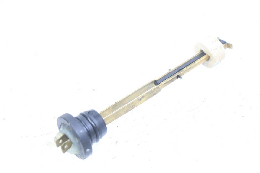 photo de JAUGE RESERVOIR HUILE PEUGEOT LUDIX 50 (2005 - 2007) - Zoom état d’usage