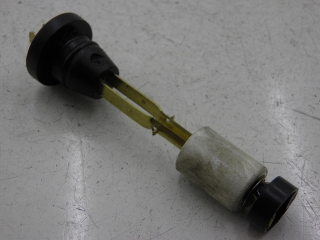 photo de JAUGE RESERVOIR HUILE MBK MACH G LC 50 (2002) - Vue principale