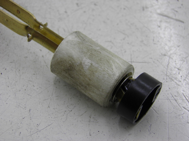 photo de JAUGE RESERVOIR HUILE MBK MACH G LC 50 (2002) - Zoom état d’usage