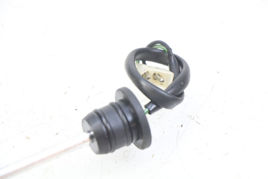 photo de JAUGE RESERVOIR HUILE RIEJU MRT 50 (2009 - 2017) - Zoom état d’usage