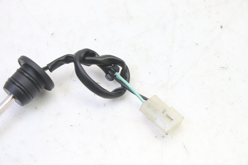 photo de JAUGE RESERVOIR HUILE RIEJU MRT 50 (2018 - 2021) - Zoom état d’usage