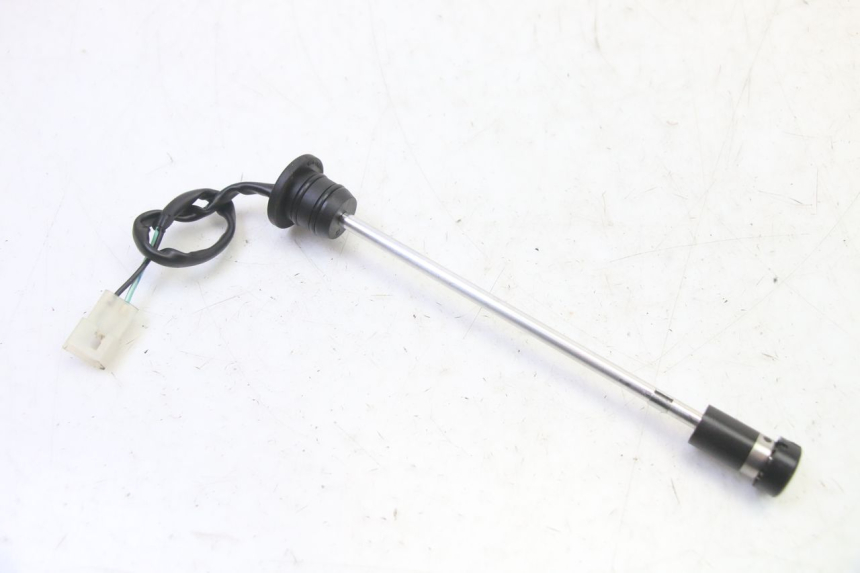 photo de JAUGE RESERVOIR HUILE RIEJU MRT 50 (2018 - 2021) - Autre angle de vue