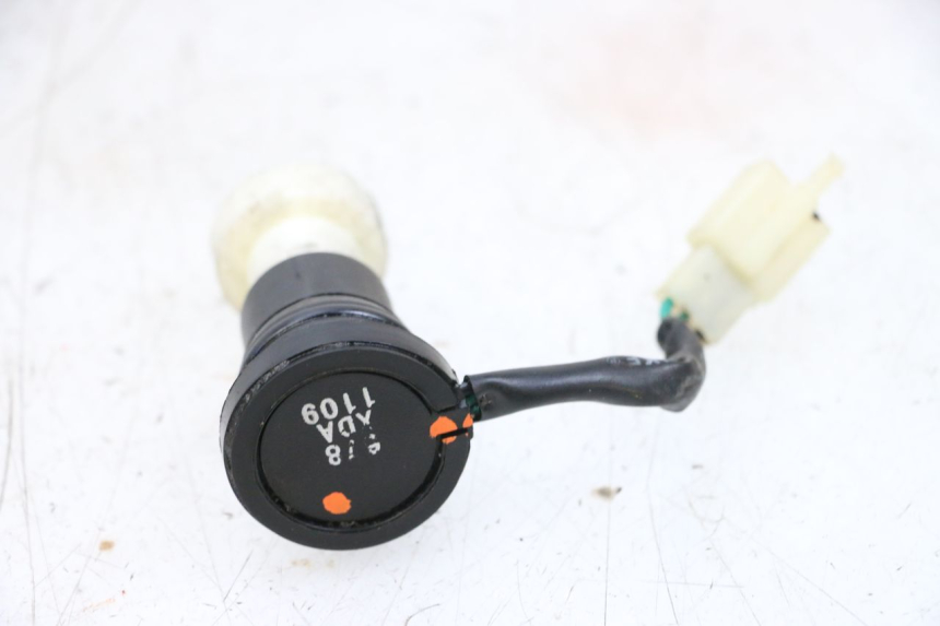 photo de JAUGE RESERVOIR HUILE SYM ORBIT 2 50 (2008 - 2014) - Zoom état d’usage