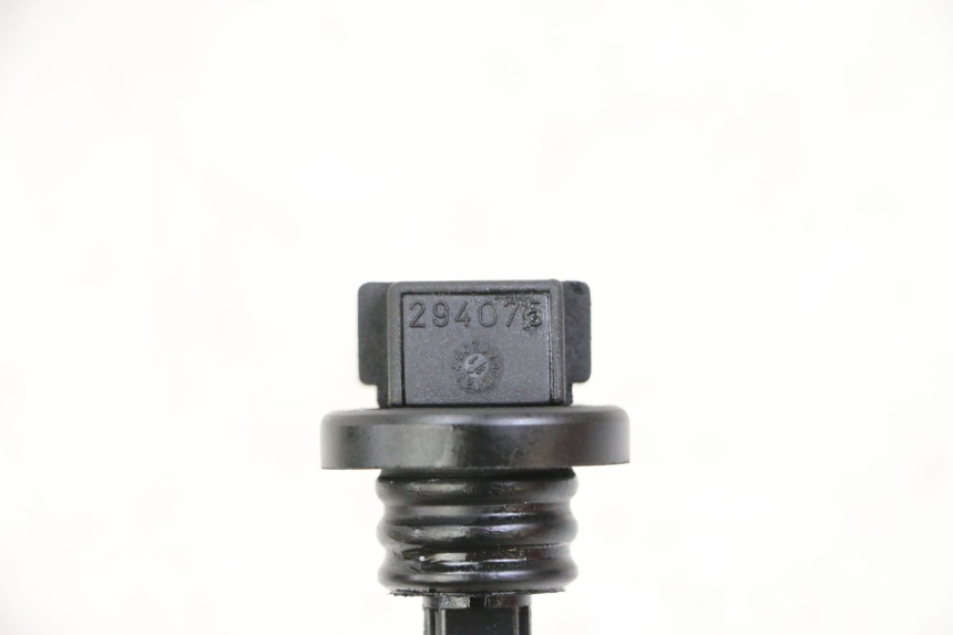 photo de JAUGE RESERVOIR HUILE PIAGGIO VESPA S 2T 50 (2007 - 2014) - Zoom état d’usage