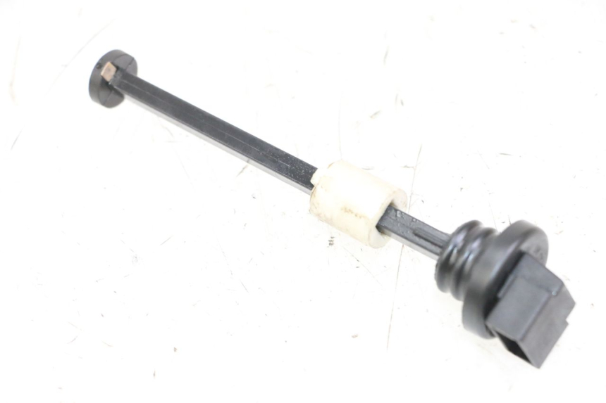 photo de JAUGE RESERVOIR HUILE PIAGGIO VESPA S 2T 50 (2007 - 2014) - Autre angle de vue