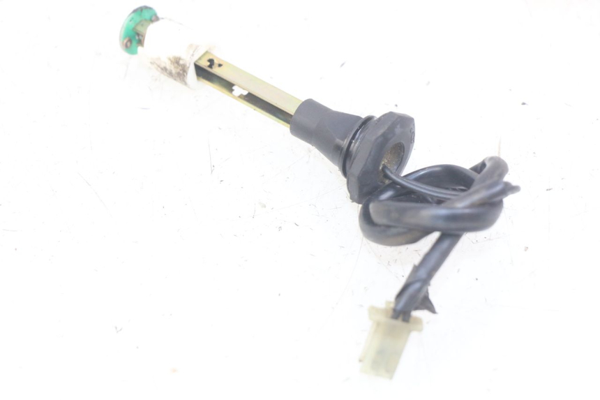 photo de JAUGE RESERVOIR HUILE SUZUKI SMX SUPERMOTARD 50 (1996 - 2001) - Zoom état d’usage