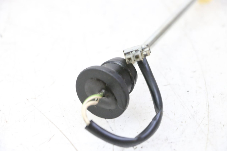 photo de JAUGE RESERVOIR HUILE APRILIA SR R 2T LC 50 (2018 - 2021) - Autre angle de vue