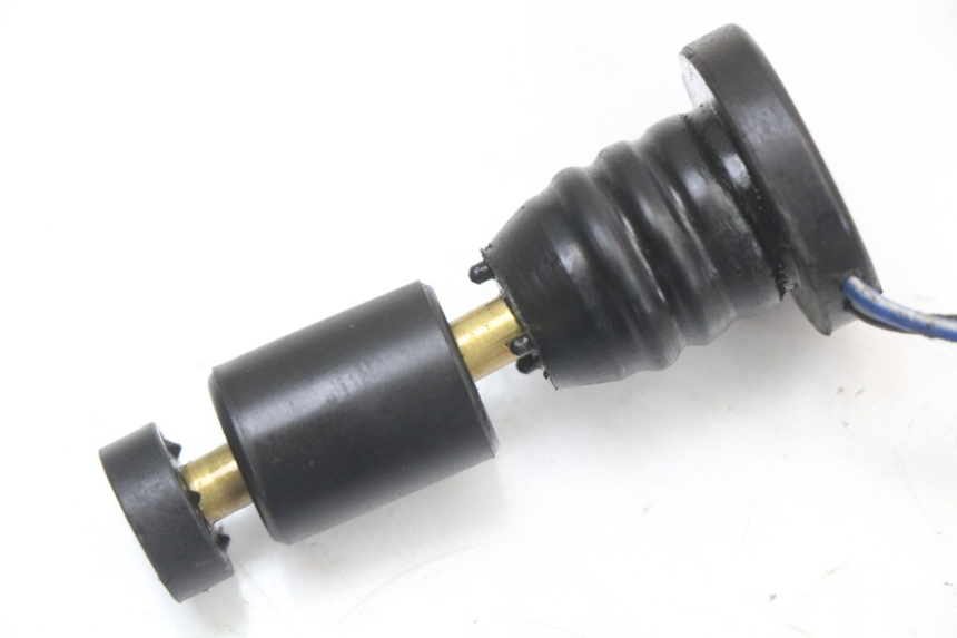 photo de JAUGE RESERVOIR HUILE PEUGEOT STREETZONE I 2T 50 (2018 - 2020) - Zoom état d’usage