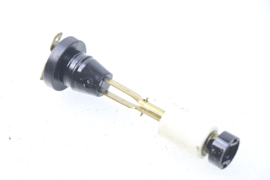 photo de JAUGE RESERVOIR HUILE MBK STUNT NAKED 50 (2004 - 2018) - Détail de la pièce