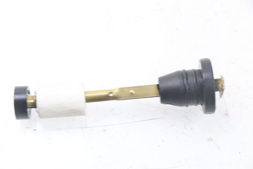 photo de JAUGE RESERVOIR HUILE MBK STUNT NAKED 50 (2004 - 2018) - Zoom état d’usage