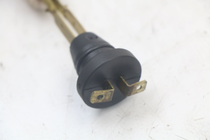 photo de JAUGE RESERVOIR HUILE MBK STUNT NAKED 50 (2004 - 2018) - Zoom état d’usage