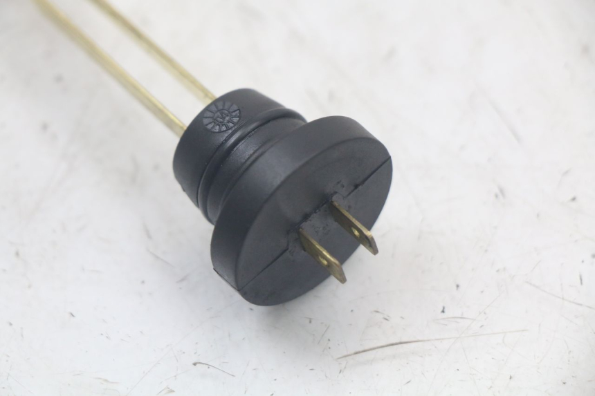 photo de JAUGE RESERVOIR HUILE PEUGEOT TKR TREKKER FURIOUS 50 (2005 - 2014) - Autre angle de vue