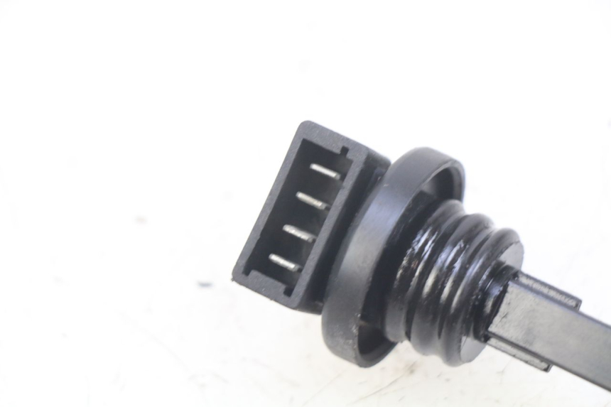 photo de JAUGE RESERVOIR HUILE PIAGGIO VESPA S 2T 50 (2007 - 2014) - Zoom état d’usage