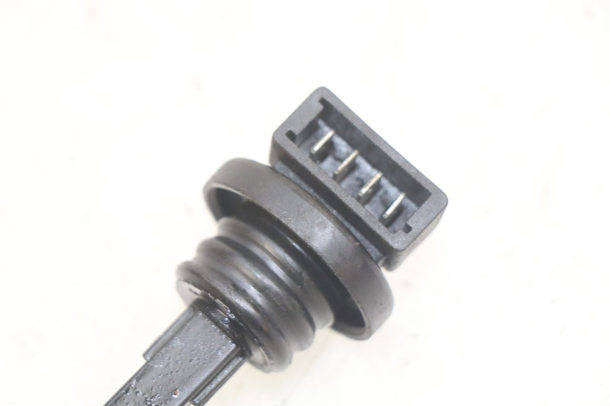 photo de JAUGE RESERVOIR HUILE PIAGGIO VESPA S 2T 50 (2007 - 2014) - Zoom état d’usage