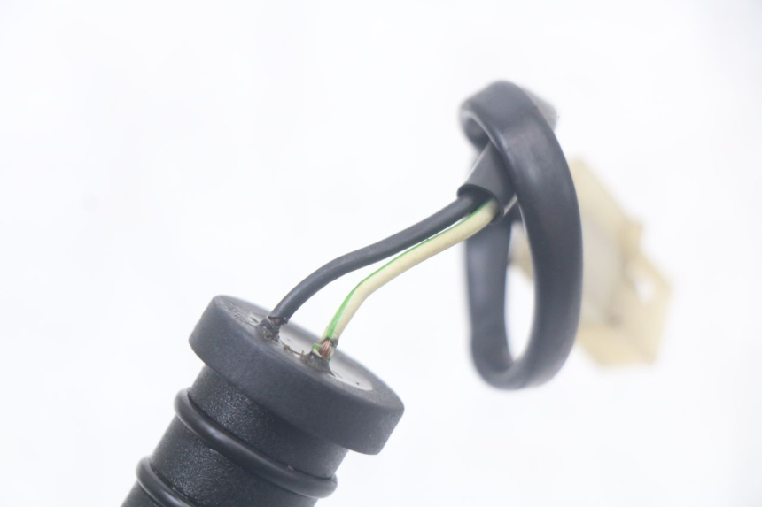 photo de JAUGE RESERVOIR HUILE PEUGEOT XP6 50 (1997 - 2003) - Zoom état d’usage