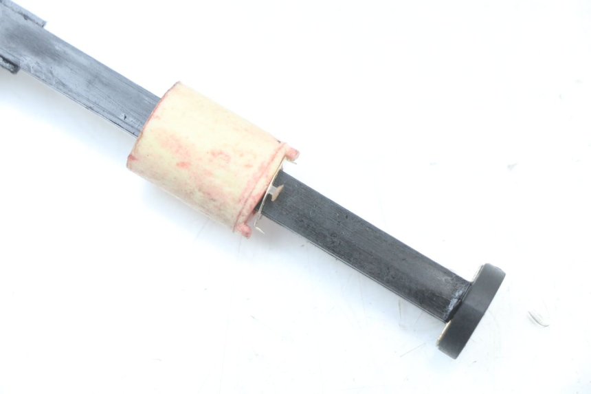 photo de JAUGE RESERVOIR HUILE PIAGGIO ZIP 2T 50 (2009 - 2019) - Gros plan technique