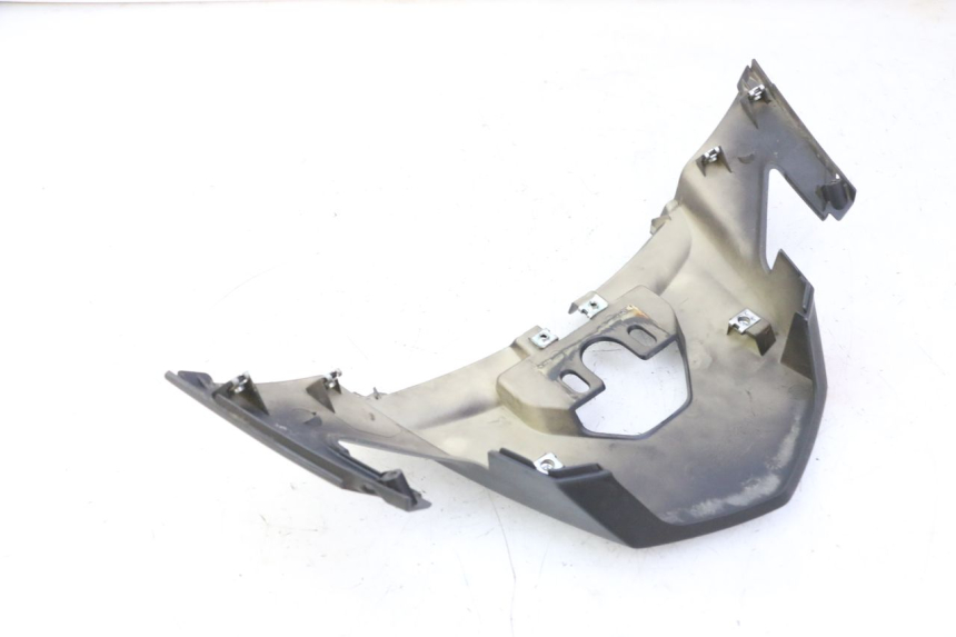 photo de JONCTION CARENAGE ARRIERE QUADRO 4 4D 350 (2015 - 2018) - Zoom état d’usage