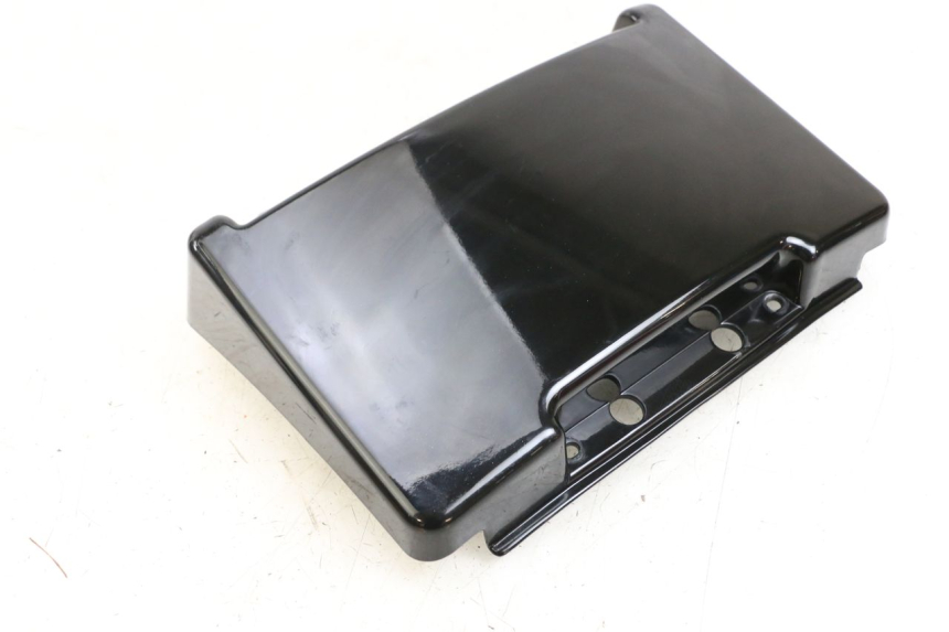 photo de Rear fairing junction E-MAX 80L 1 (2011 - 2014) - Autre angle de vue