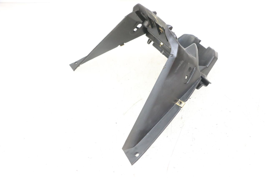 photo de JONCTION CARENAGE ARRIERE KYMCO AGILITY 4T 50 (2005 - 2018) - Détail de la pièce