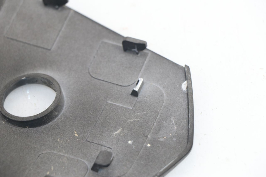 photo de JONCTION CARENAGE ARRIERE KYMCO AGILITY CITY 50 (2008 - 2016) - Zoom état d’usage