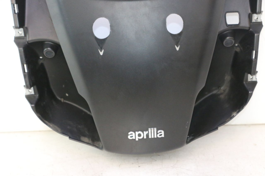 photo de JONCTION CARENAGE ARRIERE APRILIA ATLANTIC S 125 (2010 - 2013) - Détail de la pièce