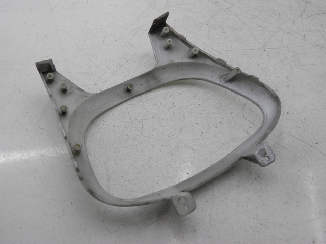 photo de JONCTION CARENAGE ARRIERE BENZHOU YY50QT31 VINTAGE 50 (2009 - 2012) - Zoom état d’usage