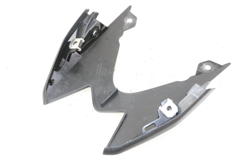 photo de JONCTION CARENAGE ARRIERE BMW S RR ABS S1000RR 1000 (2015 - 2018) - Gros plan technique