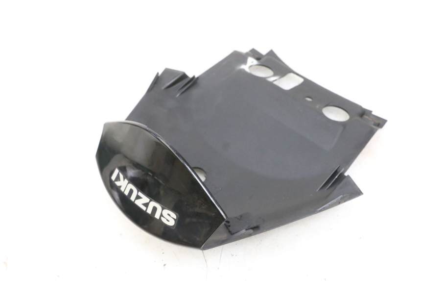 photo de JONCTION CARENAGE ARRIERE SUZUKI BURGMAN 125 (2007 - 2014) - Gros plan technique