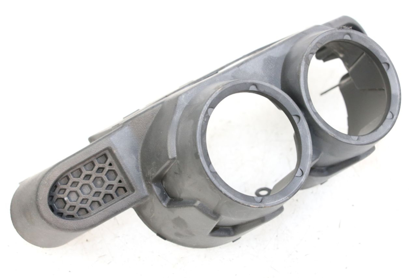 photo de JONCTION CARENAGE ARRIERE YAMAHA BW'S BWS 125 (2010 - 2013) - Gros plan technique