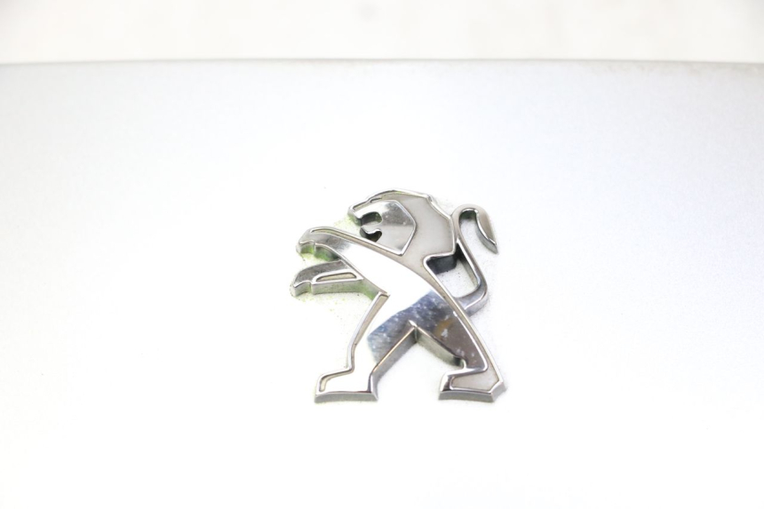 photo de JONCTION CARENAGE ARRIERE PEUGEOT CITYSTAR 50 (2013 - 2017) - Points de fixation