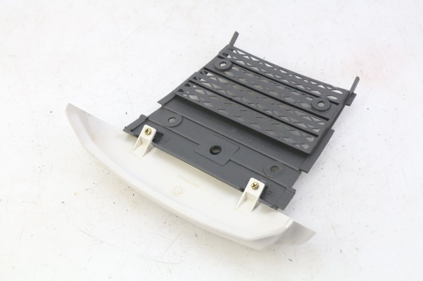 photo de JONCTION CARENAGE ARRIERE SUZUKI CP 80 (1985 - 1996) - Détail de la pièce