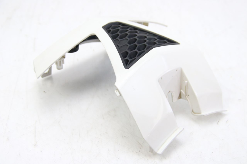 photo de JONCTION CARENAGE ARRIERE PEUGEOT E-VIVACITY 1 (2012 - 2018) - Zoom état d’usage